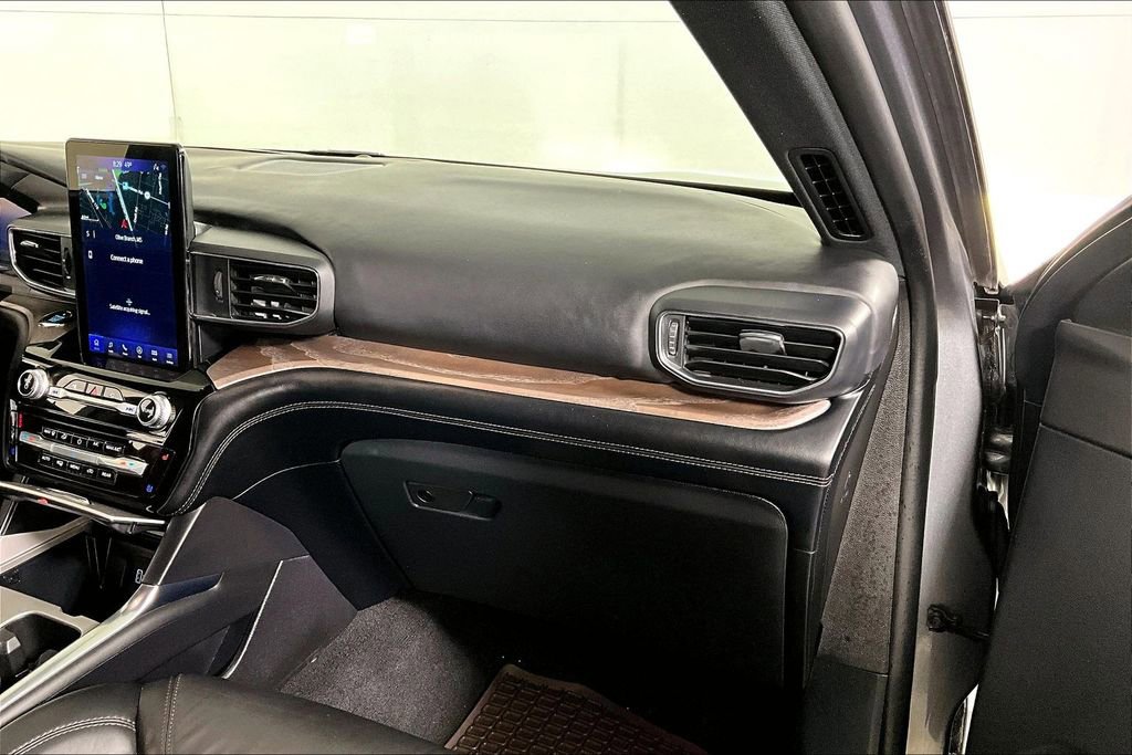 Used 2021 Ford Explorer Platinum w/ Equipment Group 601A image 16