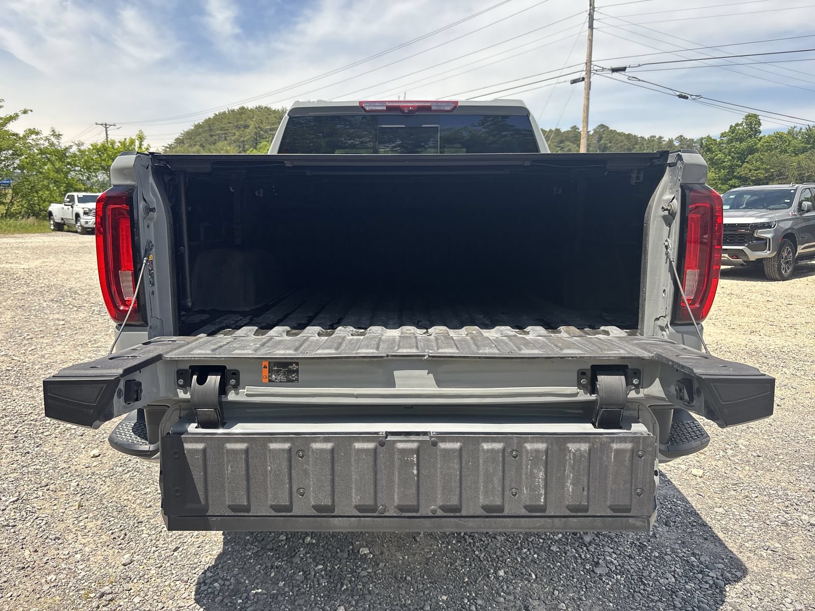 Used 2024 GMC Sierra 1500 AT4 w/ Technology Package AWD/4WD image 23