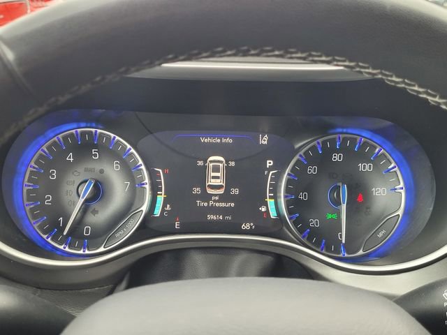 Used 2024 Chrysler Pacifica Touring-L image 8