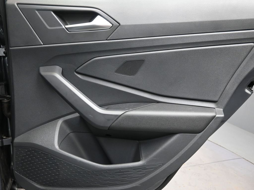 Used 2023 Volkswagen Jetta SE w/ Black Wheel Package image 14