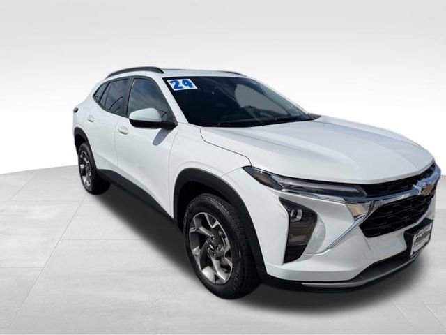 Used 2024 Chevrolet Trax LT w/ Sunroof Package image 3