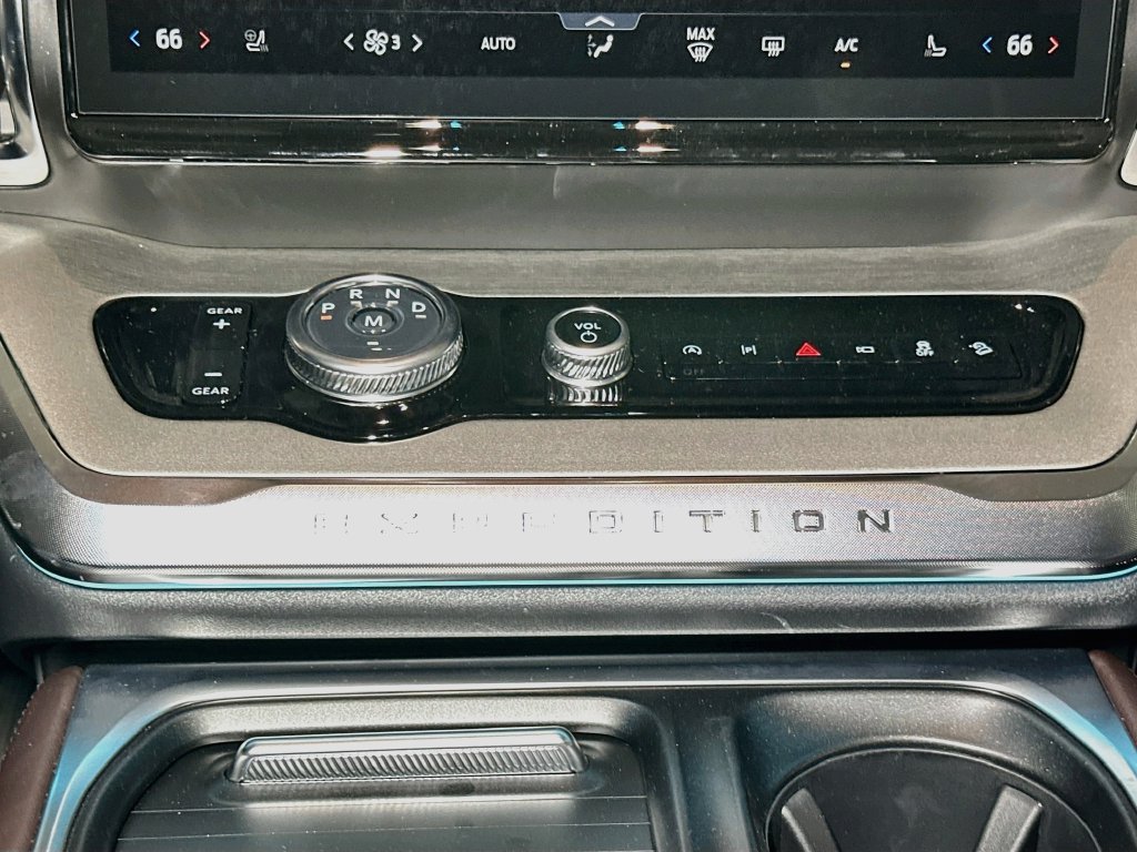New 2027 Ford Expedition Platinum w/ Platinum Ultimate Package AWD/4WD image 12