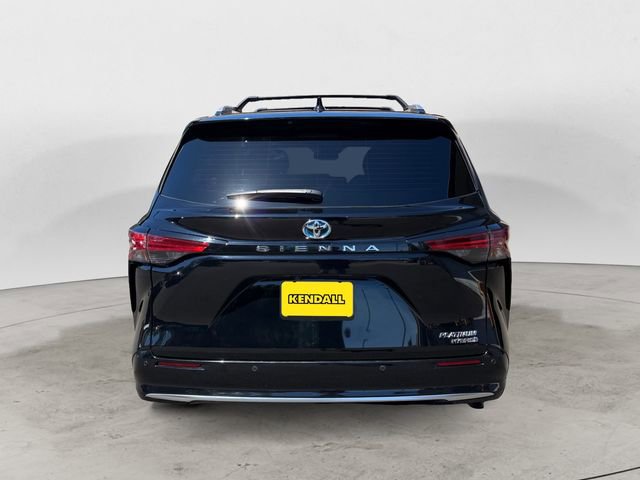 Used 2023 Toyota Sienna Platinum FWD image 4