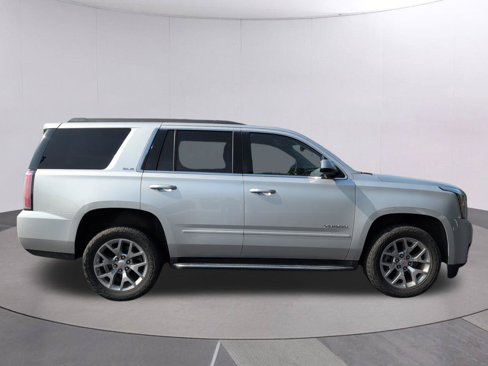 Used 2018 GMC Yukon SLE w/ SLE Value Package RWD image 6