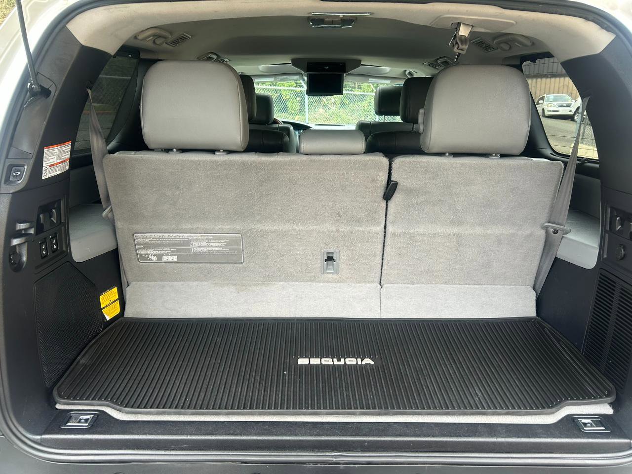 Used 2016 Toyota Sequoia Platinum AWD/4WD image 19