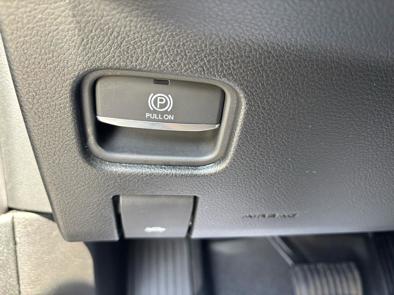 Used 2024 Jeep Grand Cherokee Limited w/ Luxury Tech Group II image 17