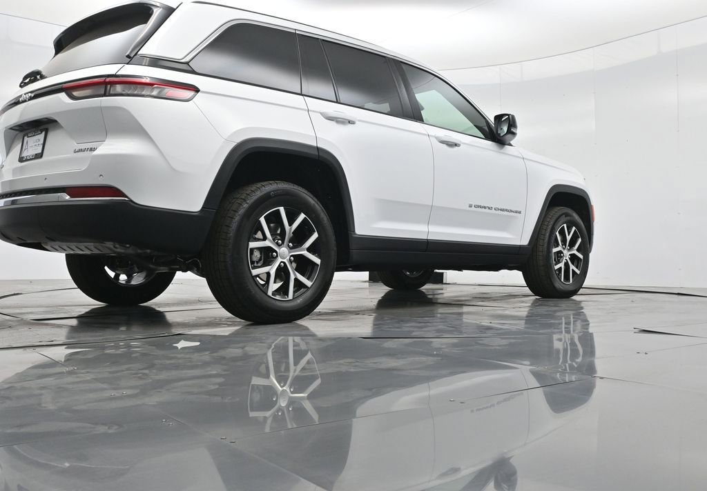 New 2025 Jeep Grand Cherokee Limited image 48