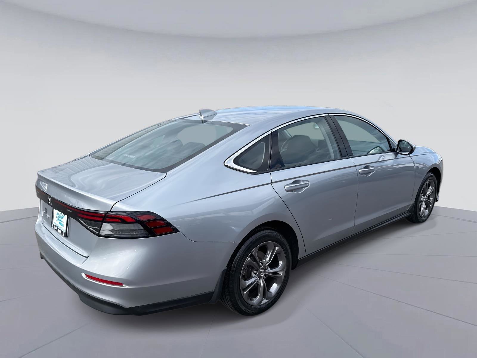 Certified 2023 Honda Accord EX image 4