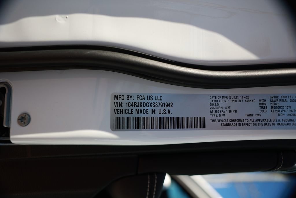 New 2025 Jeep Grand Cherokee L Overland w/ Rear Seat Video Group I image 36