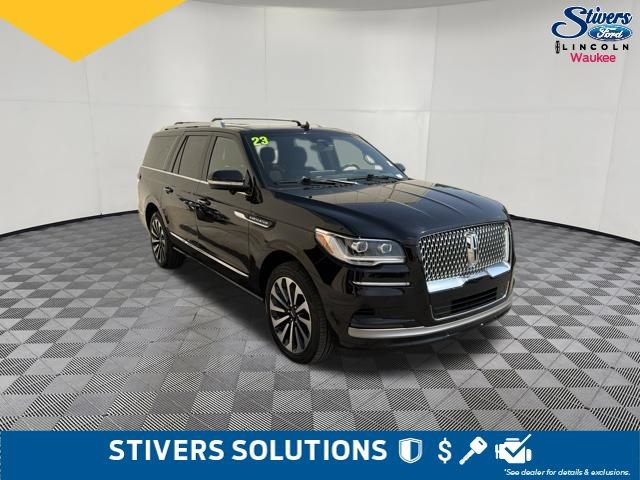 Used 2023 Lincoln Navigator L Reserve AWD/4WD image 3