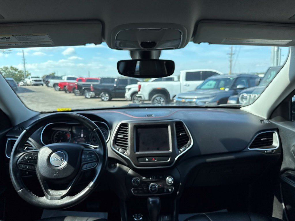Used 2019 Jeep Cherokee Trailhawk AWD/4WD image 19