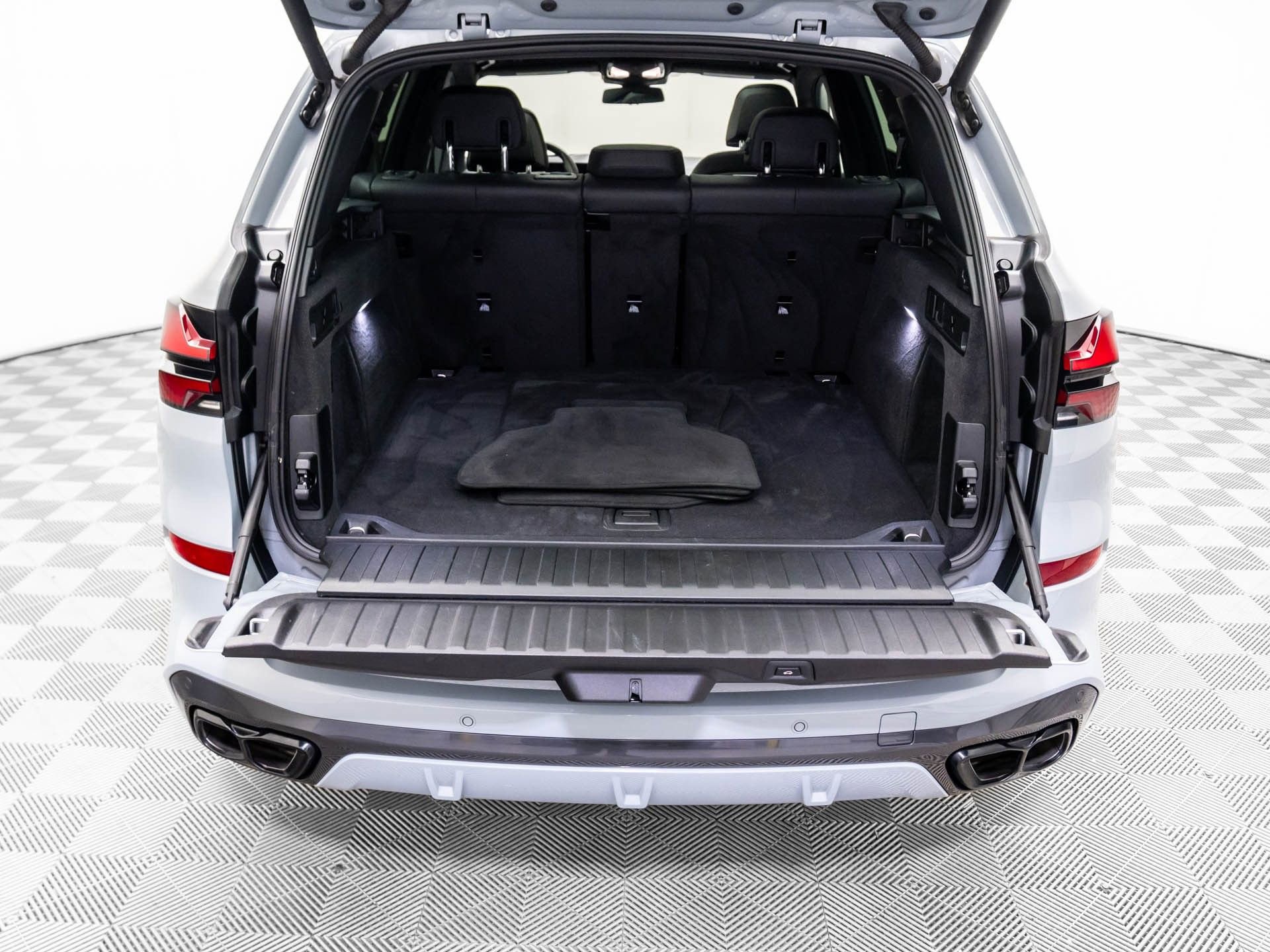 Certified 2024 BMW X5 M60i w/ Parking Assistance Package image 33