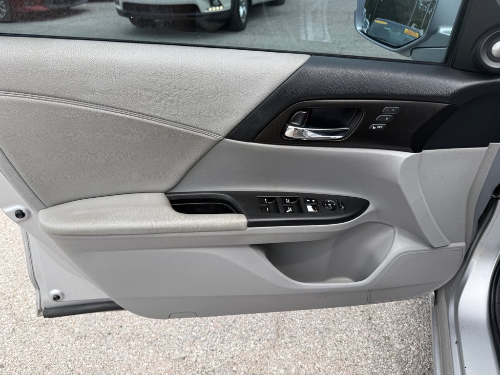 Used 2014 Honda Accord EX-L image 10