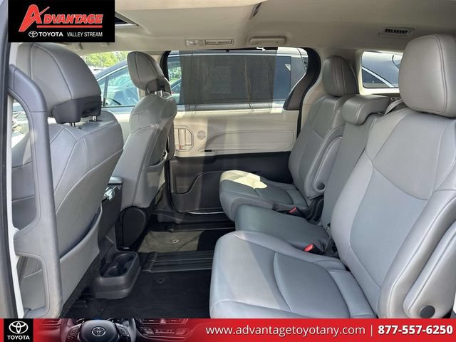 Used 2022 Toyota Sienna XLE w/ XLE Plus Package FWD image 13