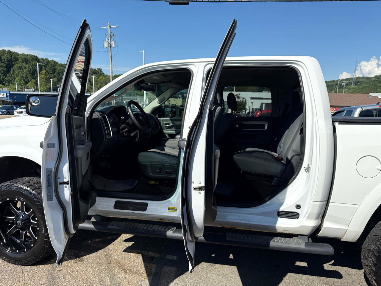 Used 2017 RAM 1500 Outdoorsman image 27