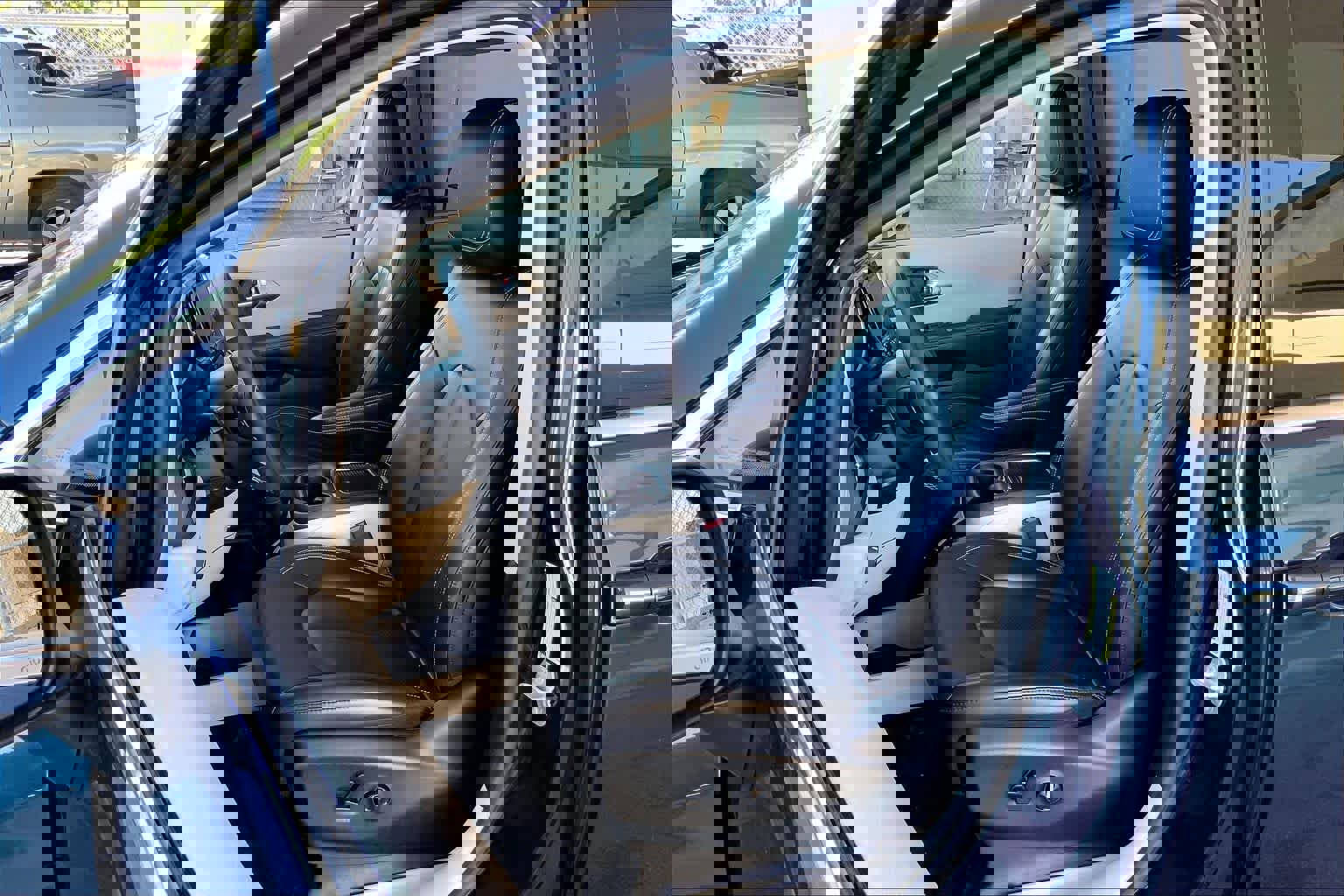 Used 2023 Chrysler Pacifica Touring-L FWD image 8