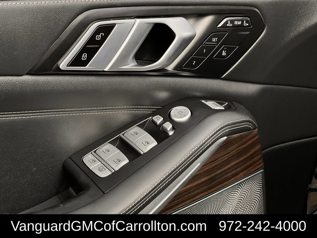 Used 2025 BMW X7 xDrive40i w/ M Sport Package image 26