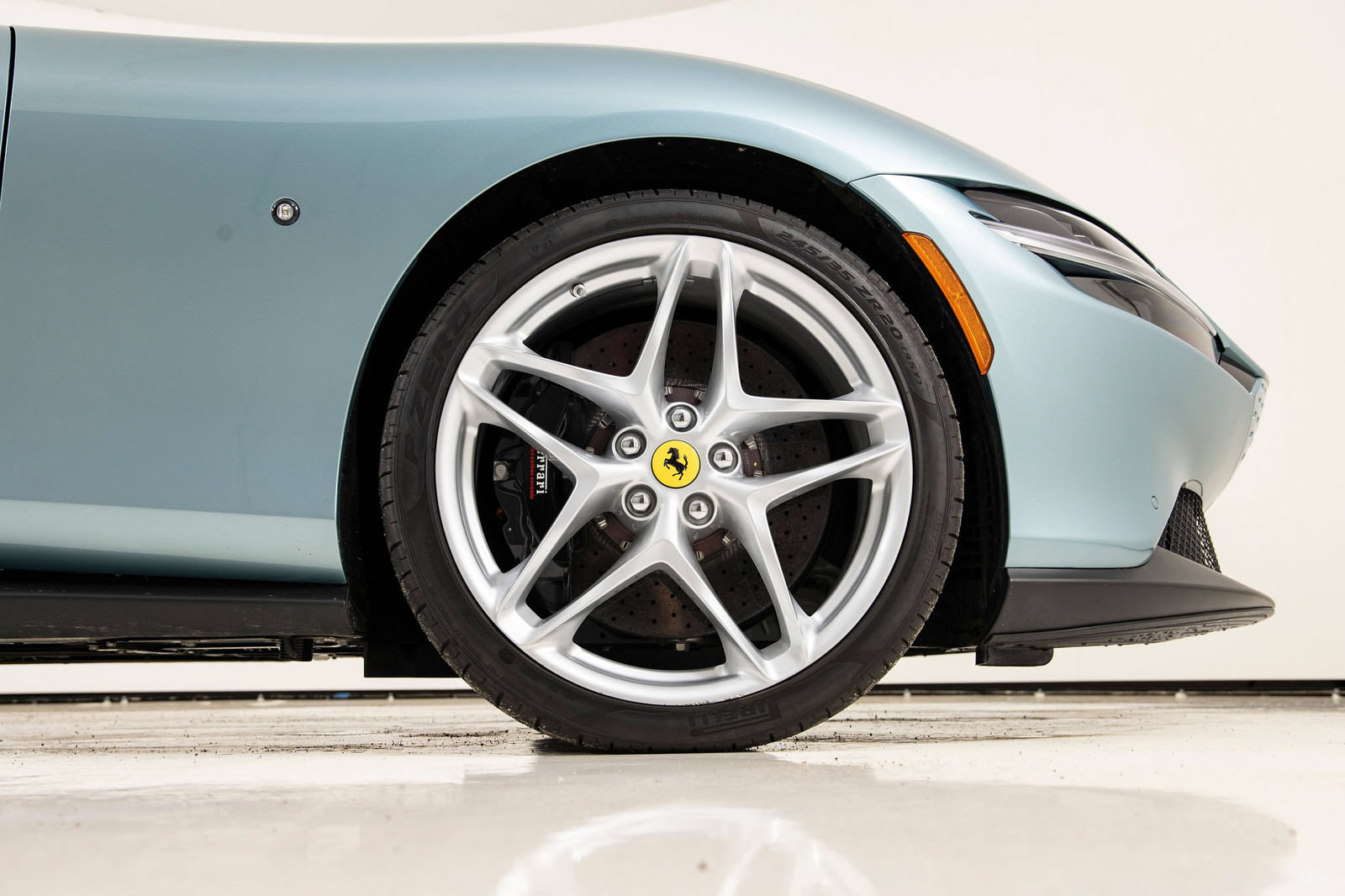 Certified 2025 Ferrari Roma Spider RWD image 21