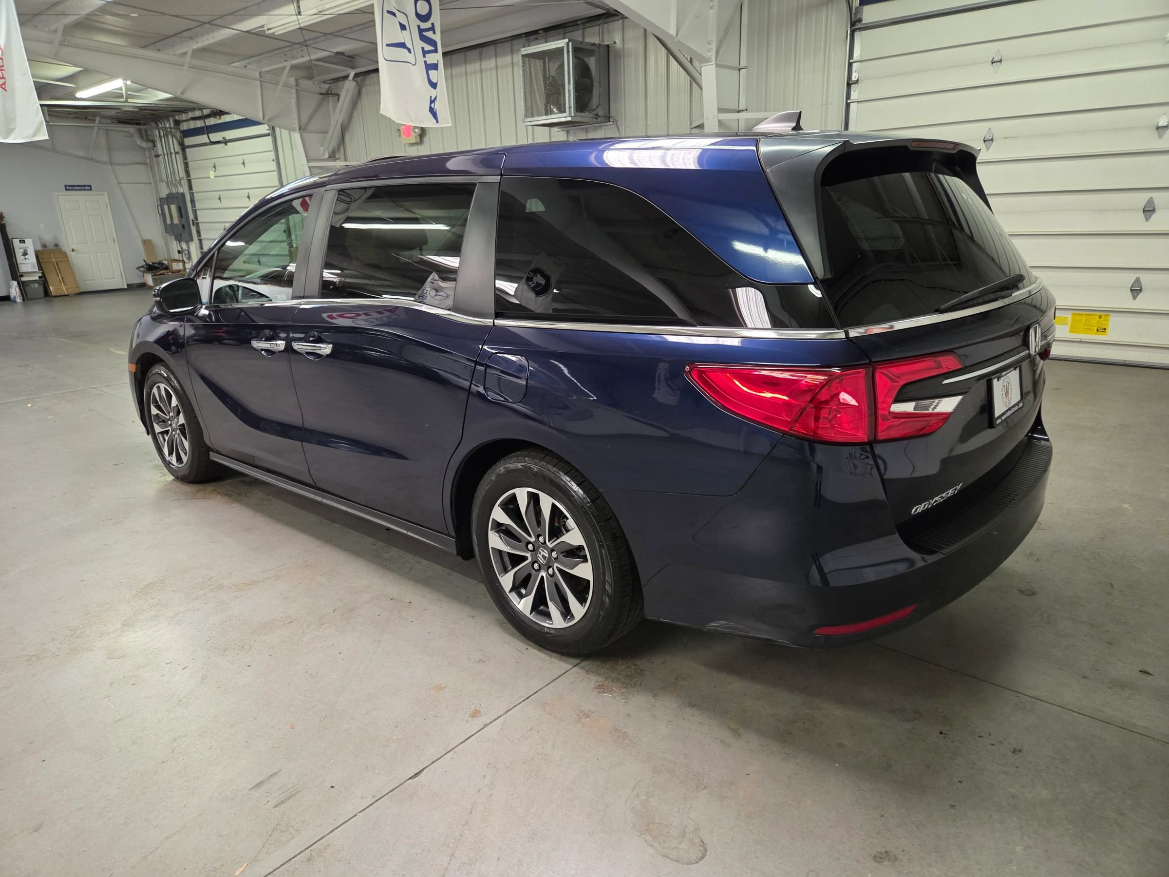 Used 2023 Honda Odyssey EX-L image 4