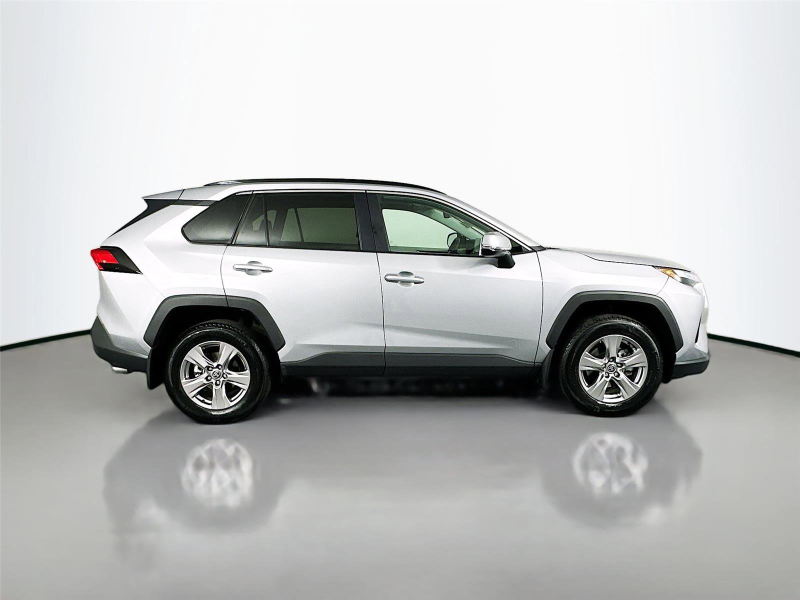 Used 2023 Toyota RAV4 XLE w/ Convenience Package AWD/4WD image 18
