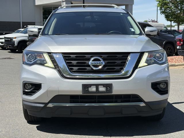 Used 2018 Nissan Pathfinder Platinum AWD/4WD image 16