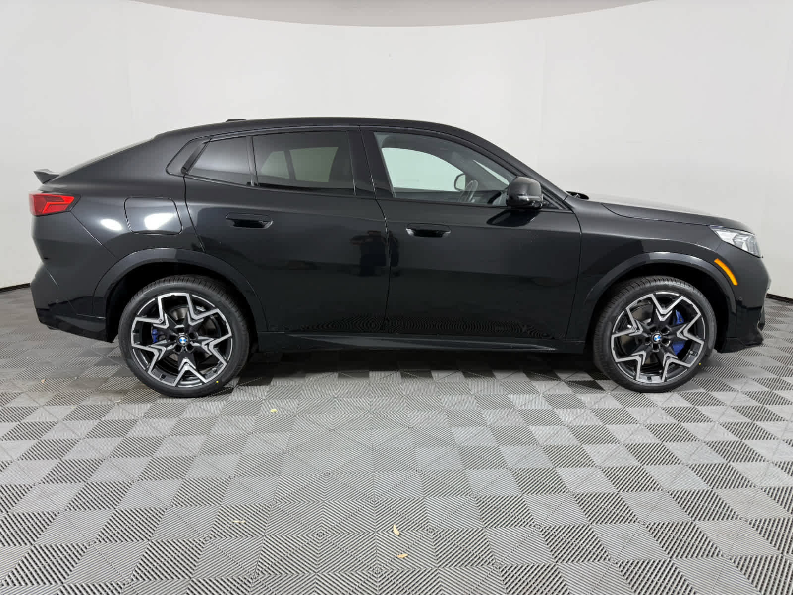 Certified 2024 BMW X2 M35i AWD/4WD image 2