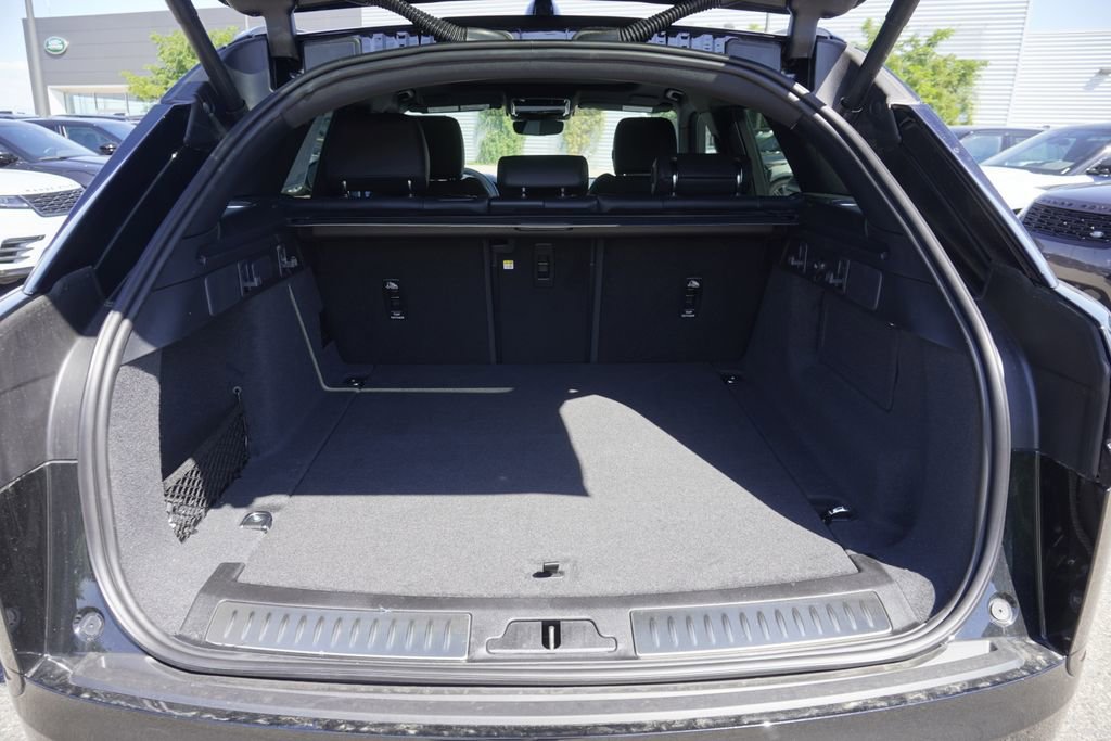 New 2026 Land Rover Range Rover Velar Dynamic SE image 31