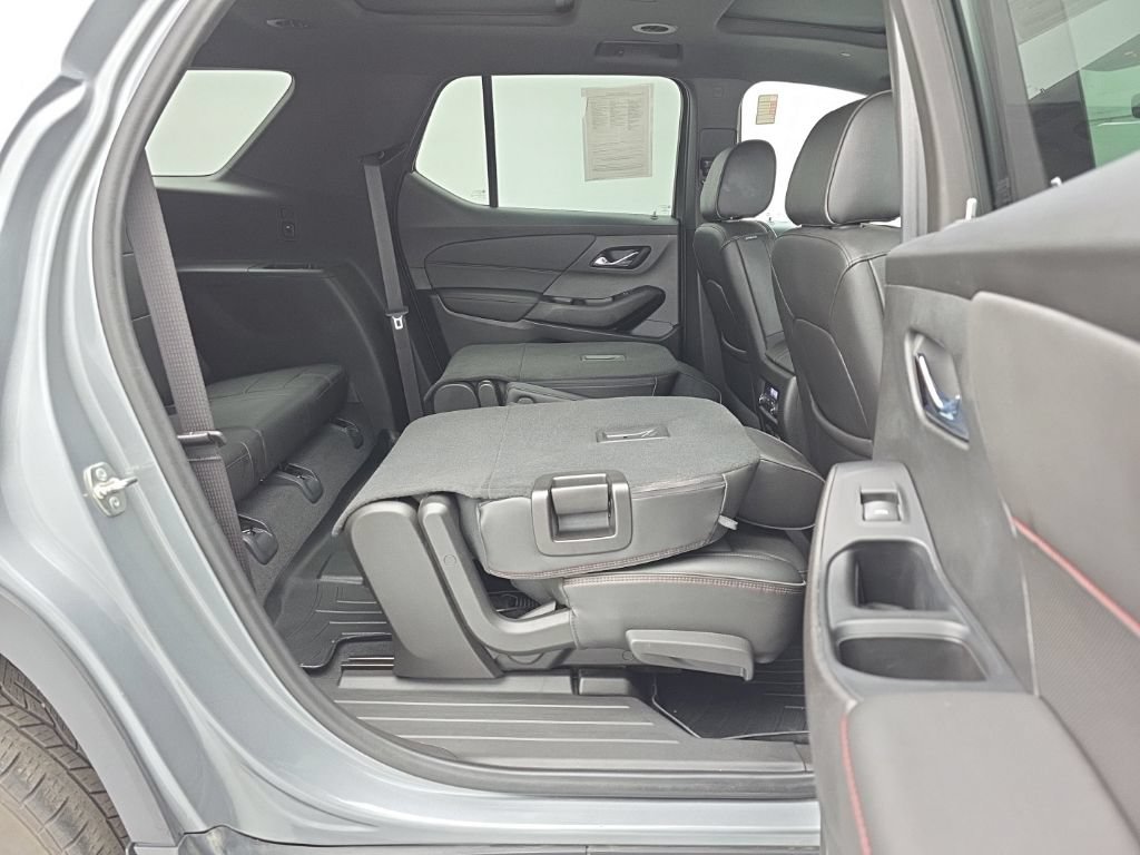 Used 2023 Chevrolet Traverse RS AWD/4WD image 46