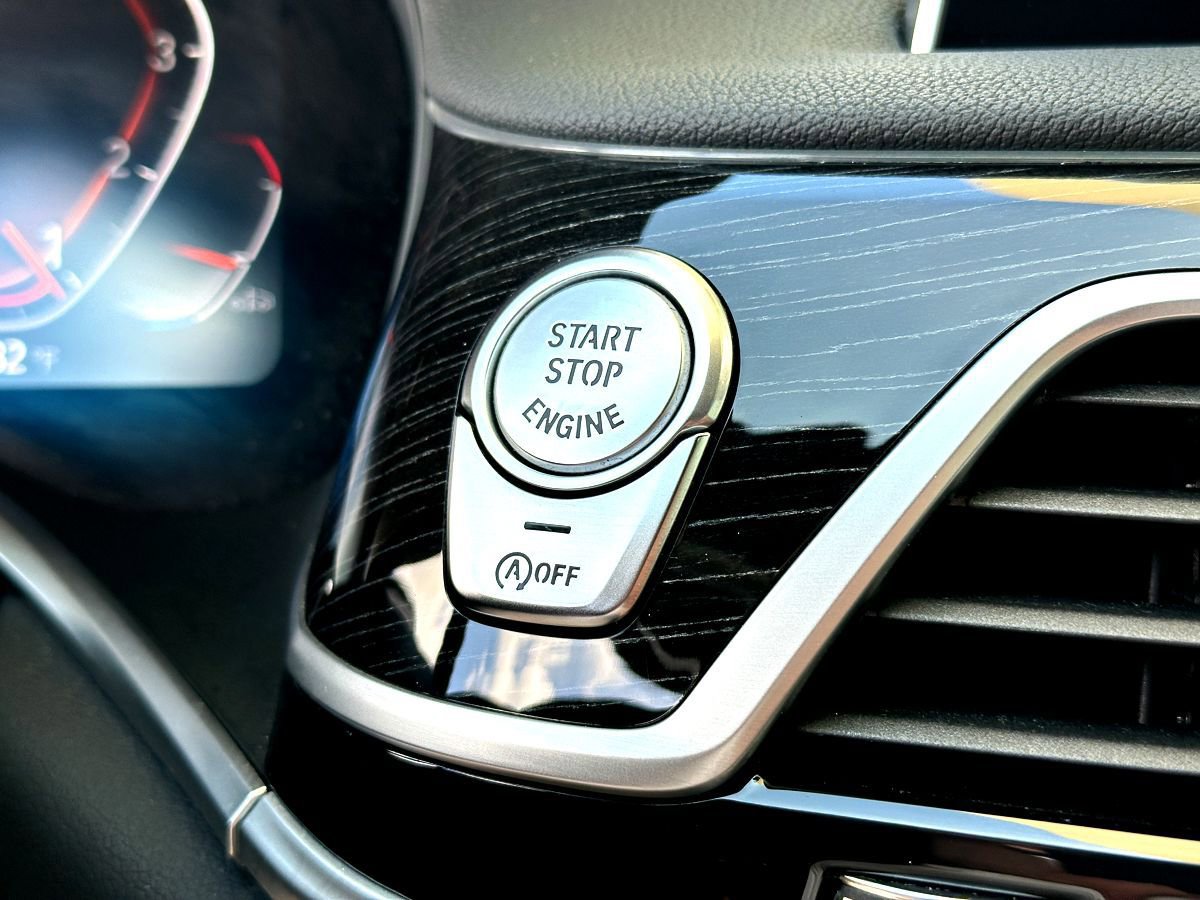 Certified 2022 BMW 740i w/ M Sport Package image 18