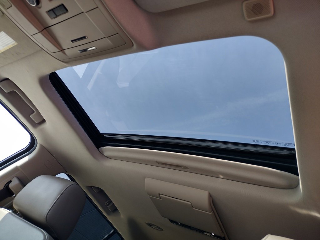 Used 2019 Chevrolet Suburban Premier image 5