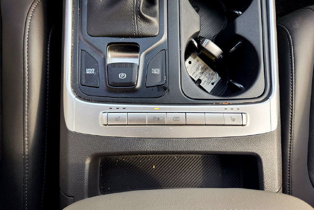 Used 2026 Kia Carnival FWD image 12