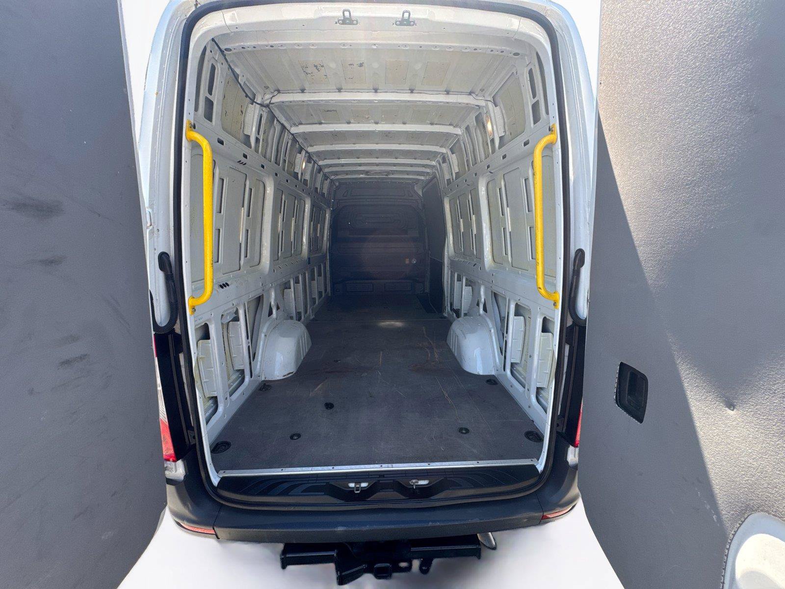 Used 2020 Mercedes-Benz Sprinter 2500 w/ Driver Convenience Package image 15