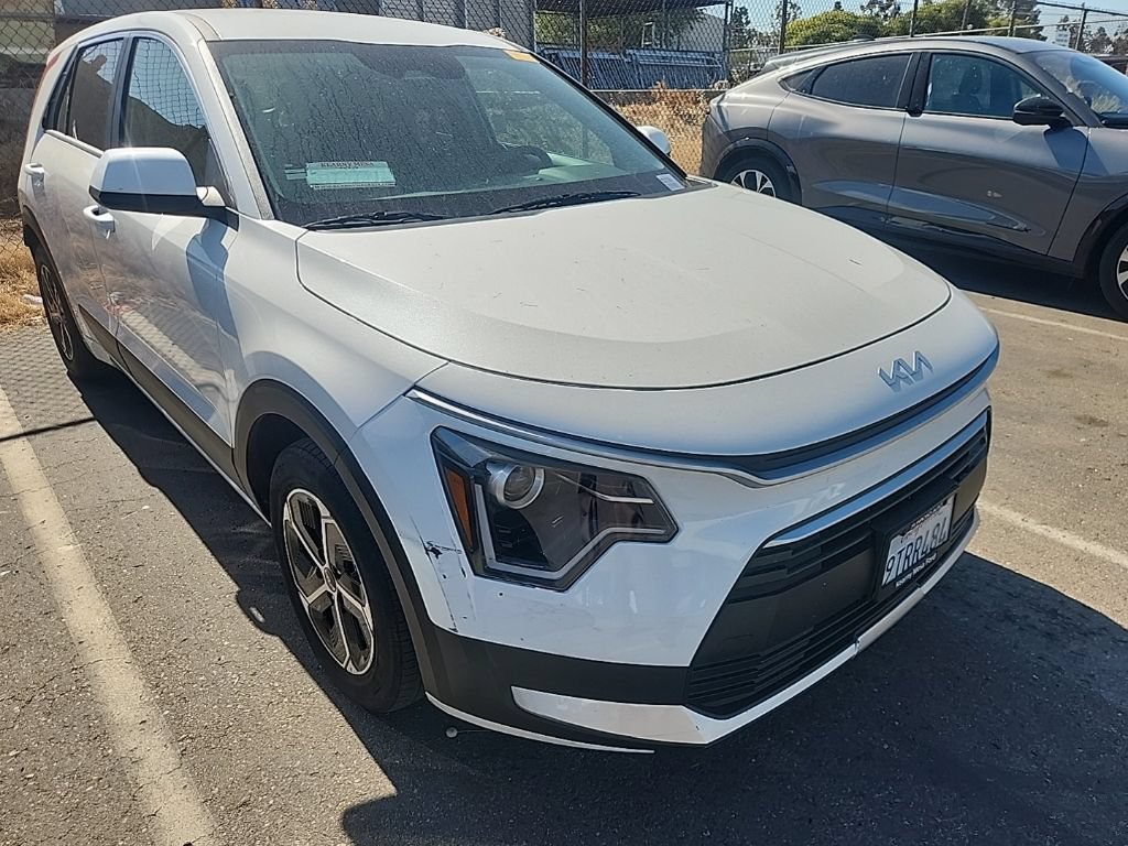 Certified 2025 Kia Niro LX