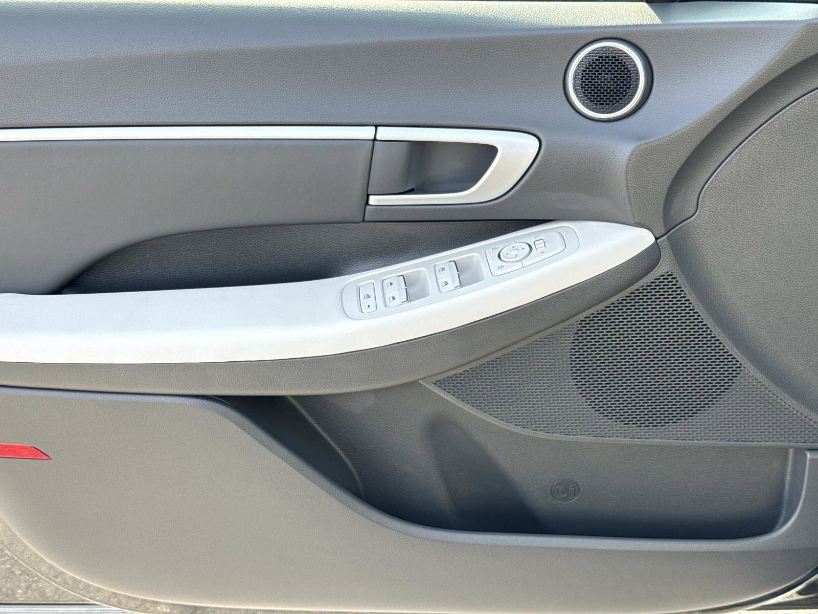 New 2025 Hyundai Sonata SEL image 8