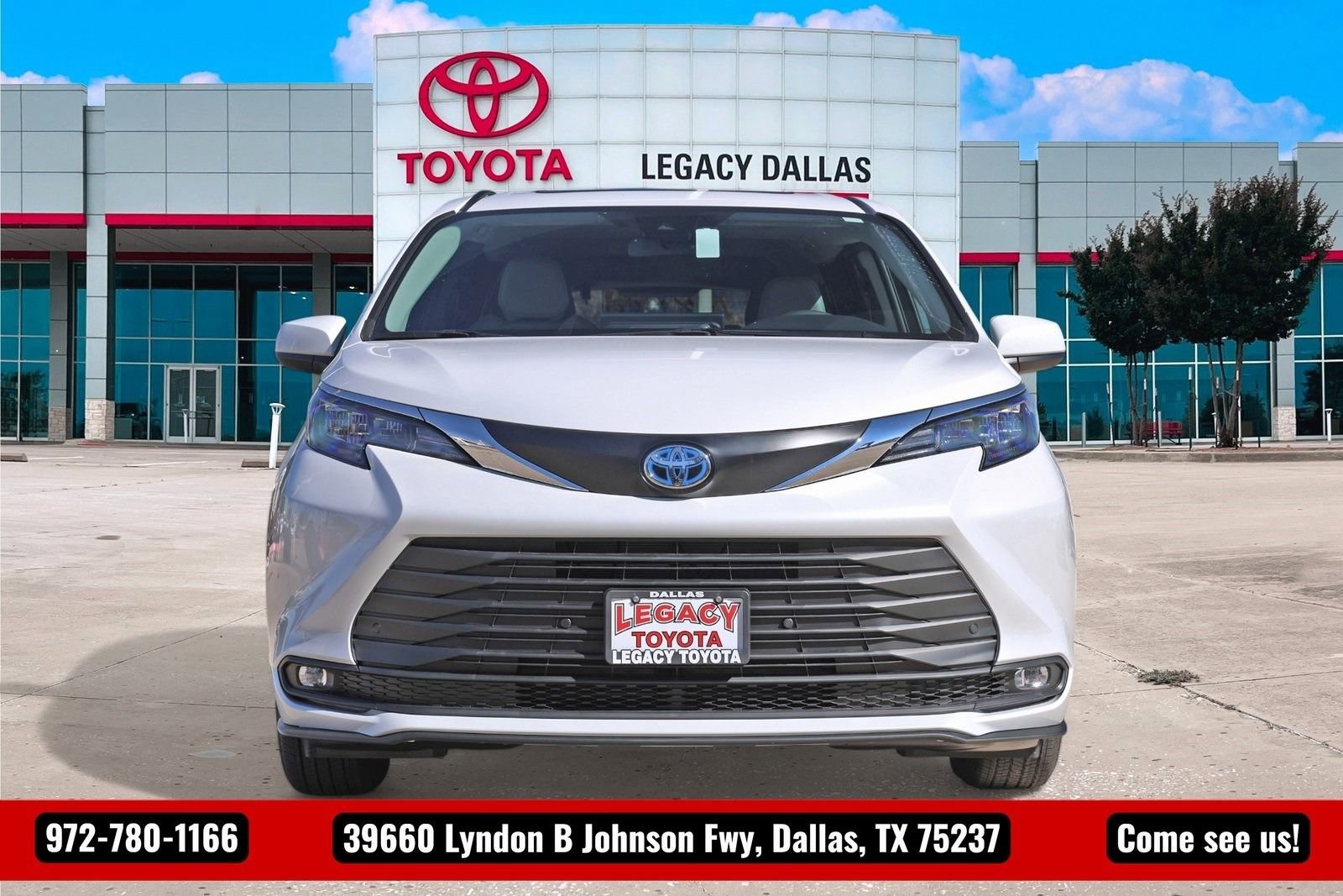 New 2026 Toyota Sienna XLE FWD image 6