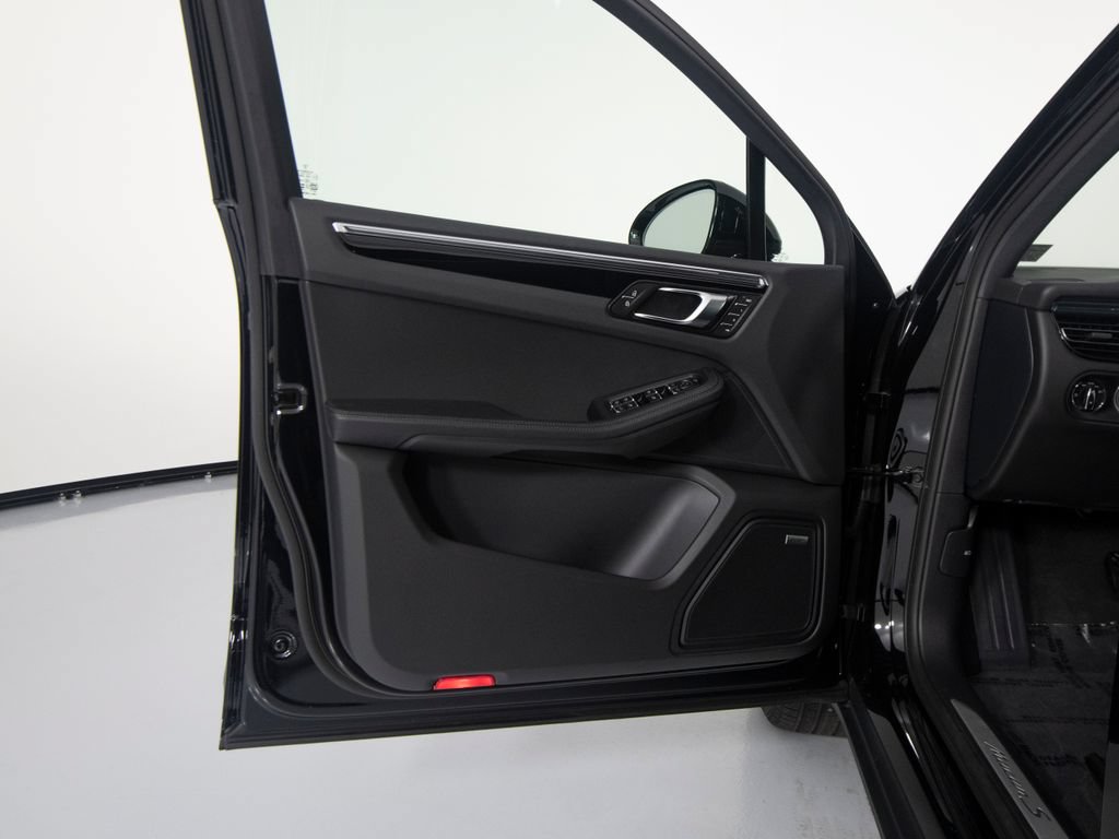 New 2026 Porsche Macan S AWD/4WD image 19