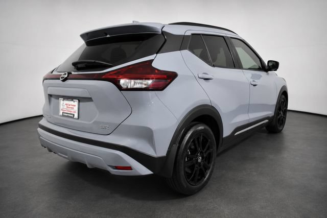 Used 2021 Nissan Kicks SR w/ SR Premium Package FWD image 4