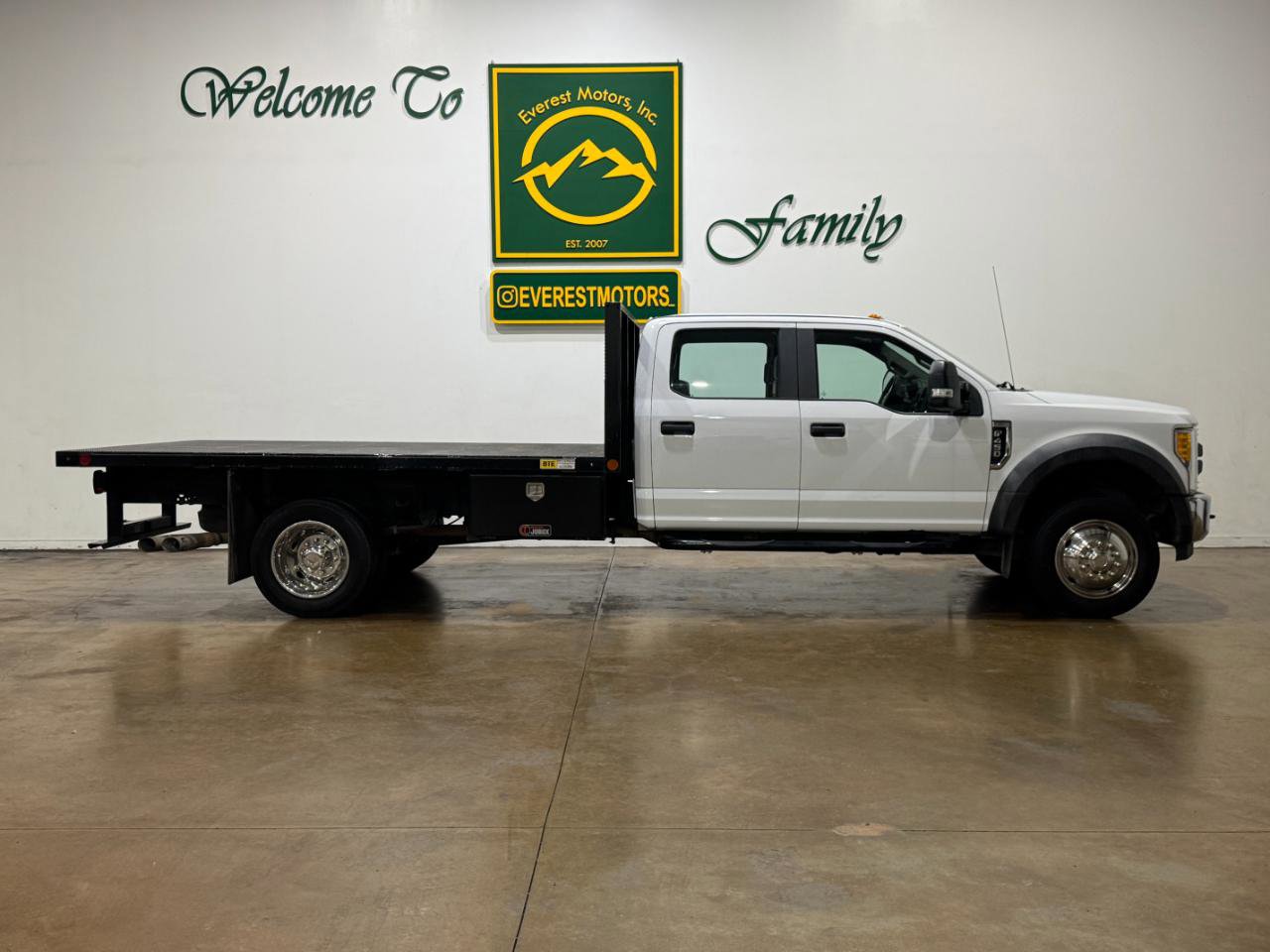 Used 2017 Ford F450 XL w/ Power Equipment Group RWD image 2