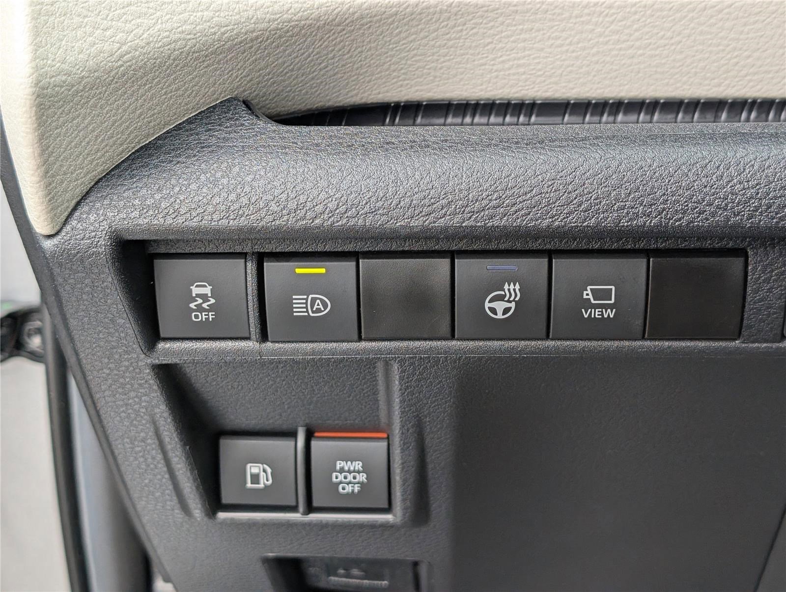 Used 2024 Toyota Sienna Platinum image 24