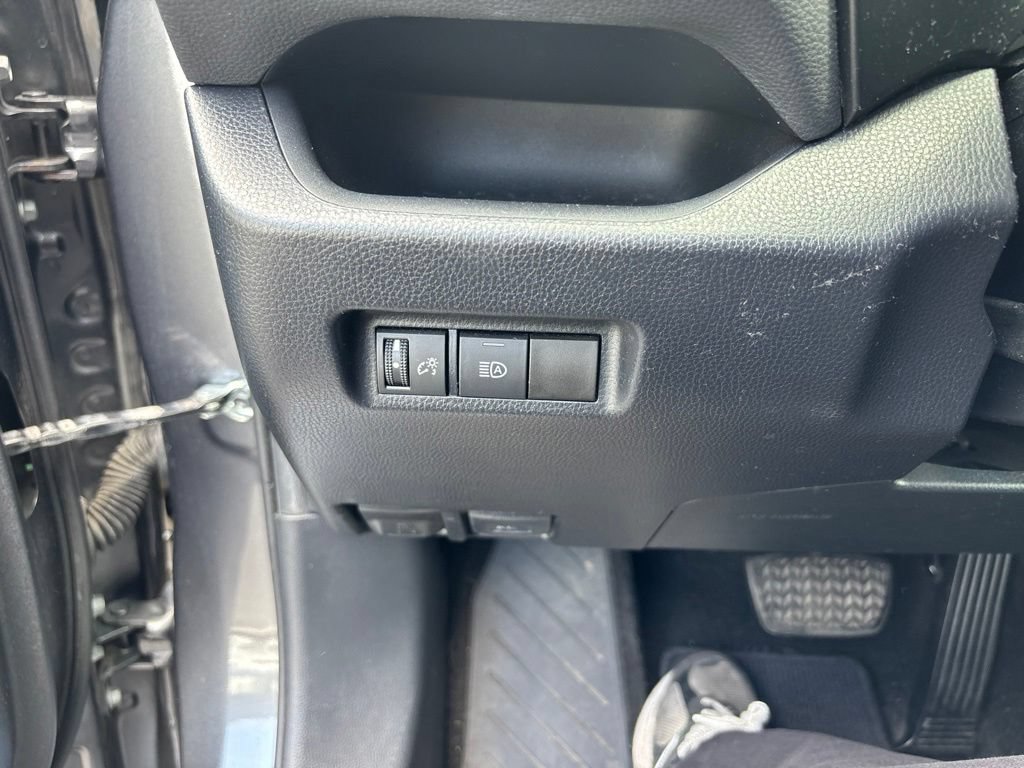 Used 2019 Toyota RAV4 XLE w/ Carpet Mat Package FWD image 14