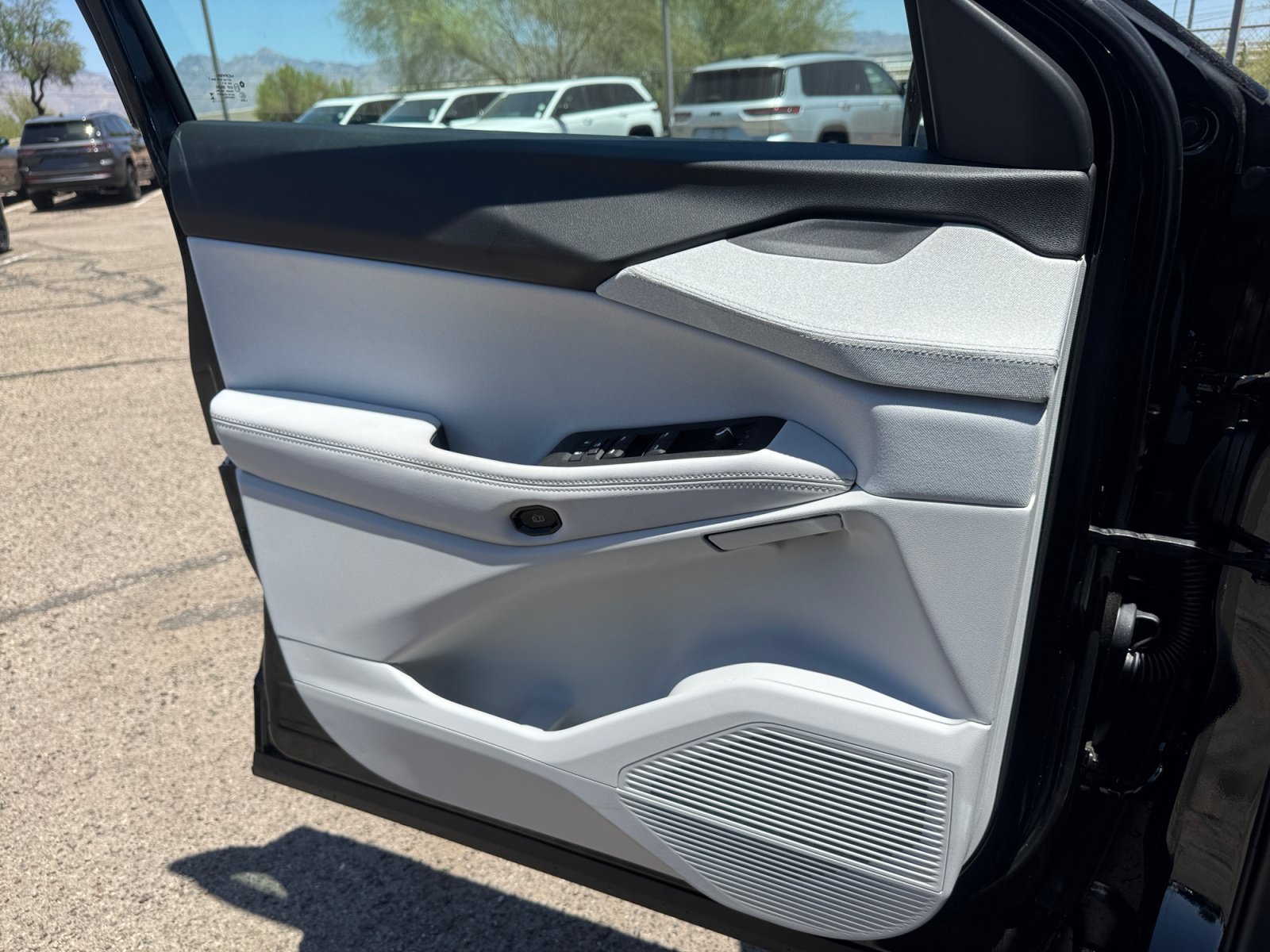 New 2026 Jeep Cherokee Laredo AWD/4WD image 13