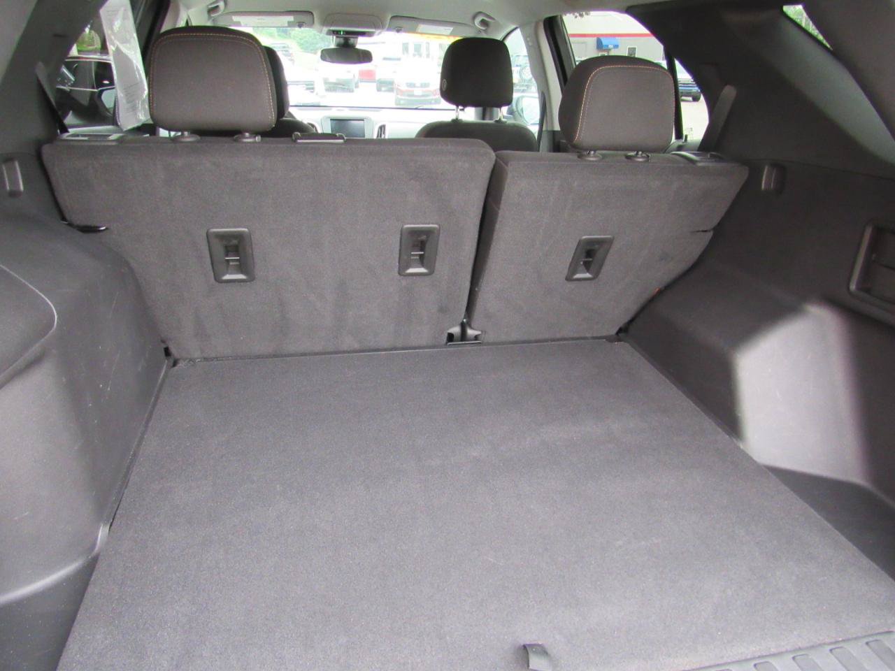 Used 2023 Chevrolet Equinox LT AWD/4WD image 36