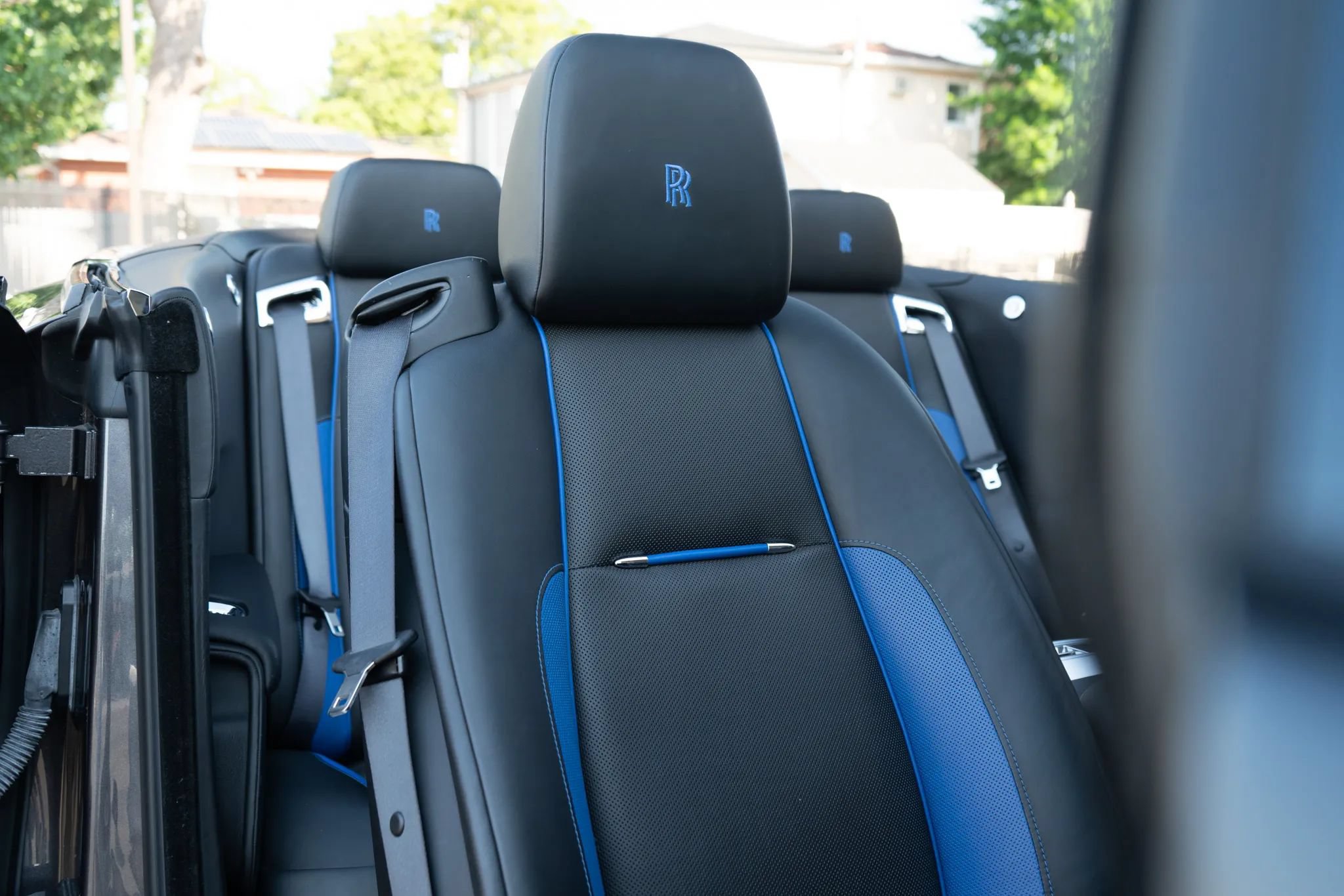 Used 2017 Rolls-Royce Dawn RWD image 20