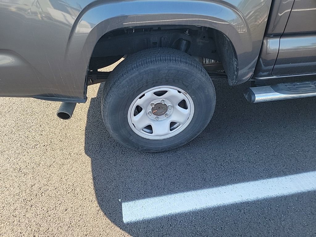 Used 2022 Toyota Tacoma SR w/ SR Convenience Package image 11