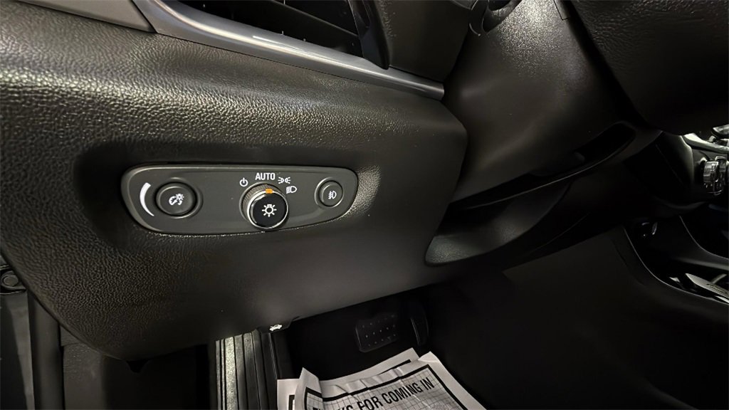 Used 2019 Chevrolet Traverse LT image 19