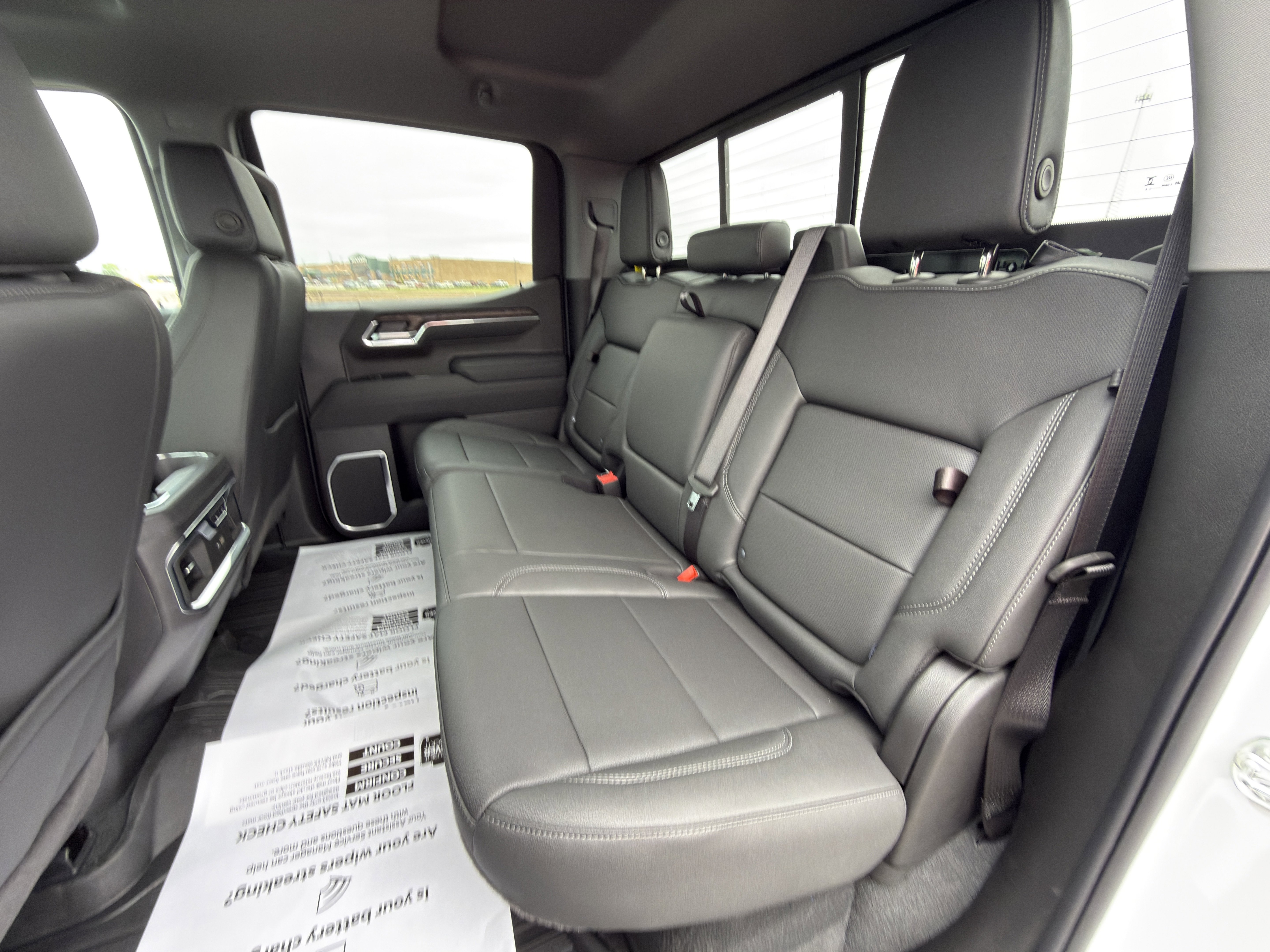 New 2026 GMC Sierra 1500 SLT AWD/4WD image 17
