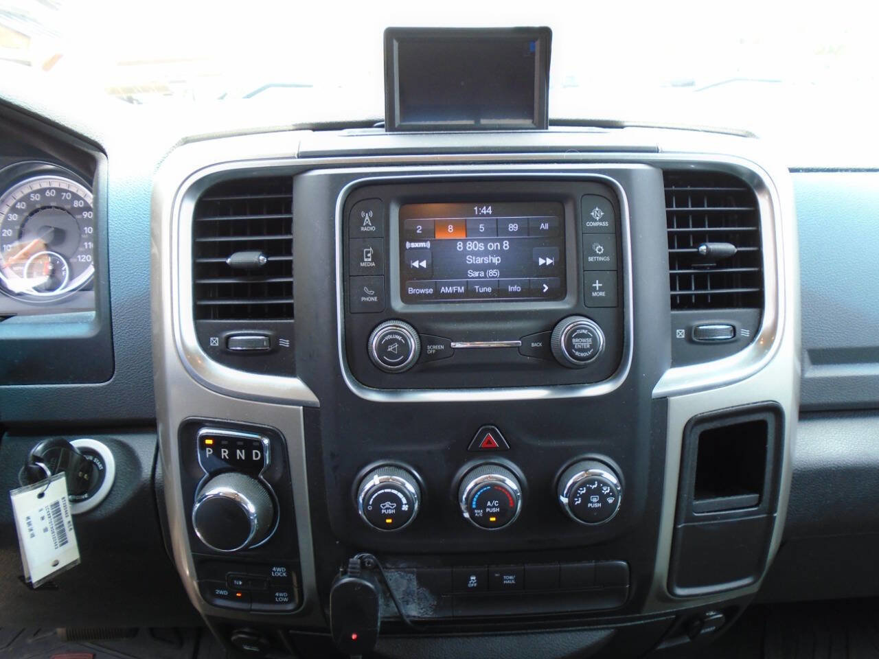 Used 2016 RAM 1500 Classic SLT AWD/4WD image 11