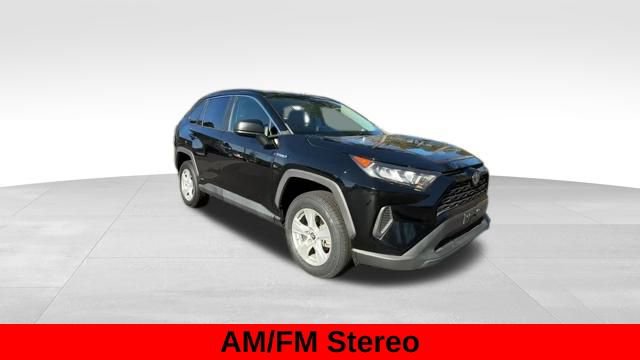 Used 2021 Toyota RAV4 LE image 10