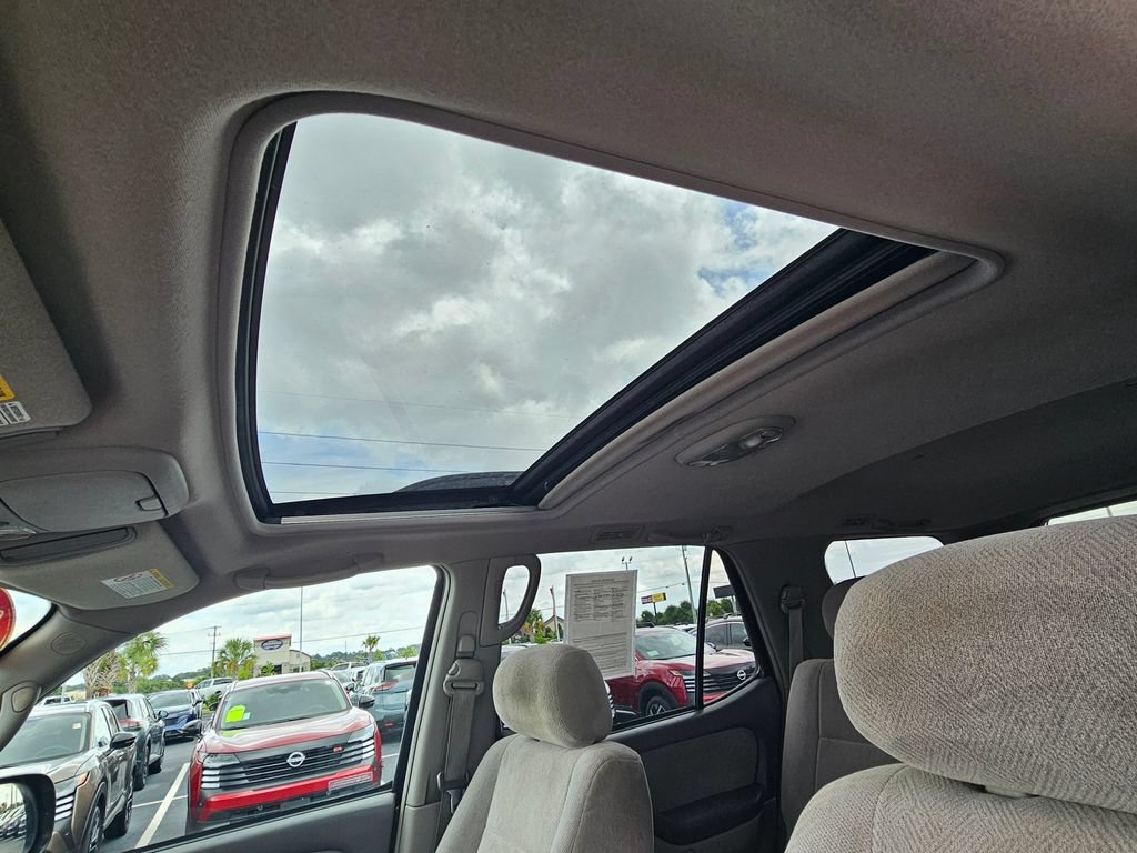 Used 2004 Toyota Sequoia SR5 AWD/4WD image 17