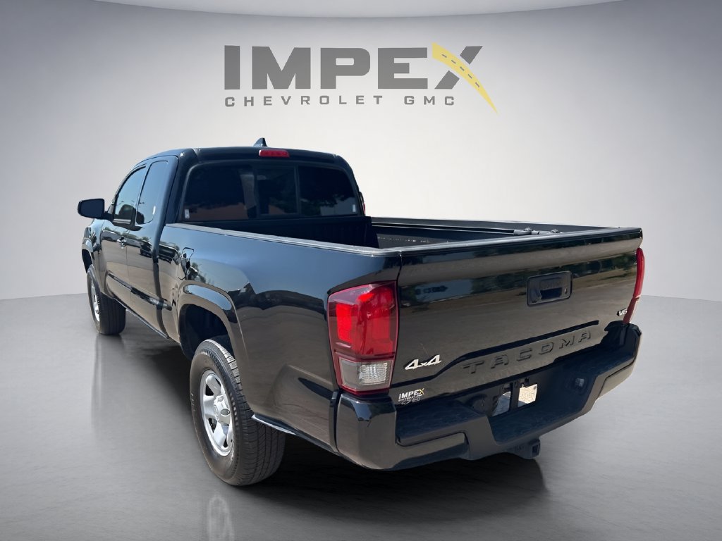 Used 2023 Toyota Tacoma SR AWD/4WD image 3